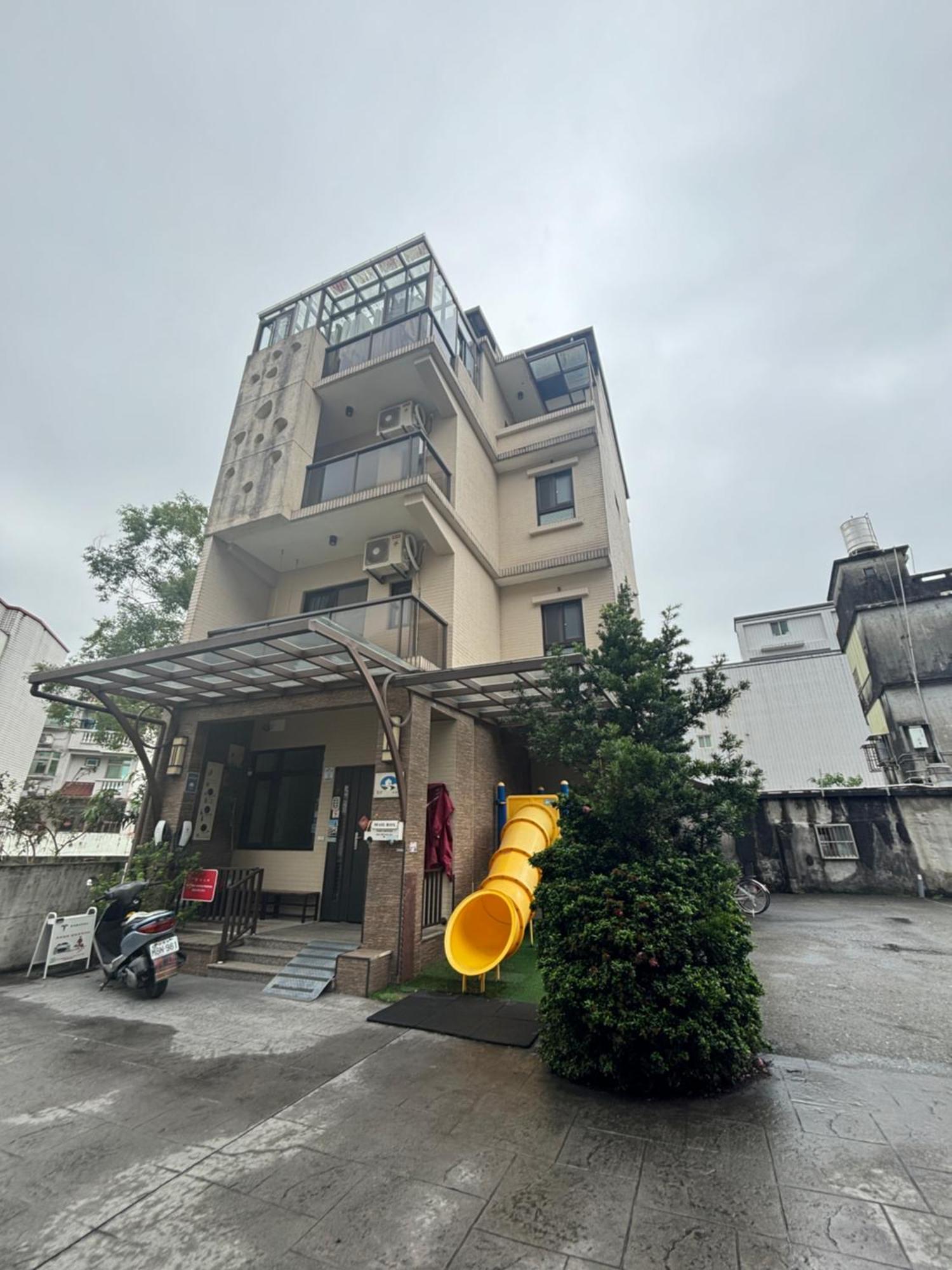 充電樁 羅東木村電梯民宿luodong Tree Bnb 雲朵朵二館 近週三清溝 免費洗衣機 烘衣機 星巴克咖啡豆 國旅卡特約店 Extérieur photo